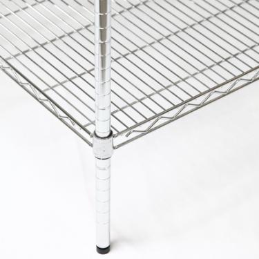 wire shelving posts